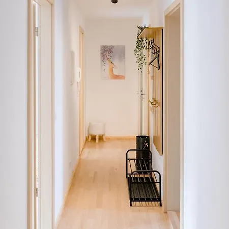 Wildfang Apartment *